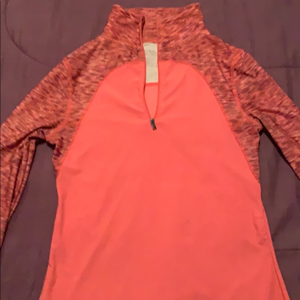 Athletic long sleeved shirt